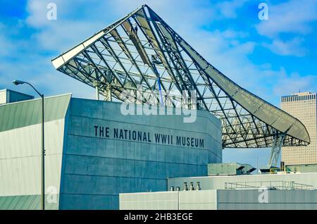 Il Museo Nazionale della seconda Guerra Mondiale, precedentemente il Museo Nazionale del D-Day, è raffigurato, il 13 dicembre 2021, a New Orleans, Louisiana. Il museo è stato fondato nel 2000. Foto Stock