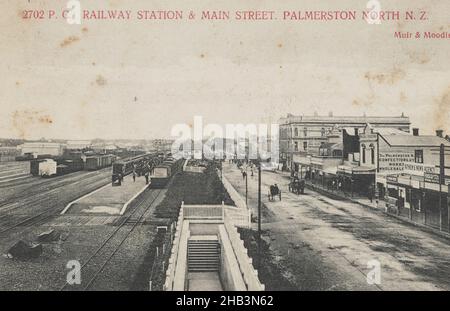 Stazione ferroviaria e Main Street, Palmerston North, Nuova Zelanda, Muir & Moodie studio, 1904-1915, Palmerston North Foto Stock