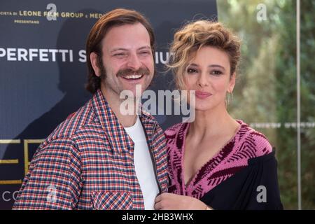 16 dicembre 2021, Roma, Italia: Alessandro Borghi e Jasmine Trinca partecipano alla fotocall del film 'Supereroi' di Roma (Credit Image: © Matteo Nardone/Pacific Press via ZUMA Press Wire) Foto Stock