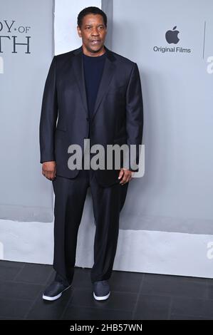 Los Angeles, Stati Uniti. 16th Dic 2021. LOS ANGELES, STATI UNITI. 16 dicembre 2021: Denzel Washington alla prima di 'la tragedia di Macbeth' al Directors Guild of America Theatre. Picture Credit: Paul Smith/Alamy Live News Foto Stock