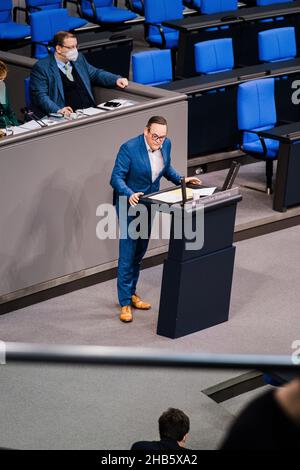 Berlino, Germania. 16th Dic 2021. Martin Reichardt, politico tedesco che rappresenta l'alternativa di partito per la Germania, AFD. (Foto di Ralph Pache/PRESSCOV/Sipa USA) Credit: Sipa USA/Alamy Live News Foto Stock