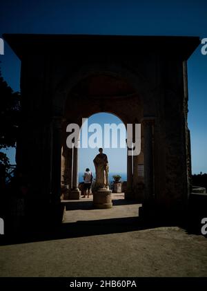 Statua romana di Ceres nei Giardini di Villa Cimbrone sulla Costiera Amalfitana, Ravello, Provincia di Salerno Foto Stock