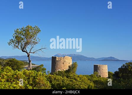 Resti di vecchi mulini a vento di Kioni, Grecia, Isole IONIE, Ithaka Foto Stock