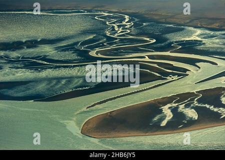 Veduta aerea dell'estuario dell'Elba a bassa acqua, Germania, Parco Nazionale di Hamburgisches Wattenmeer Foto Stock