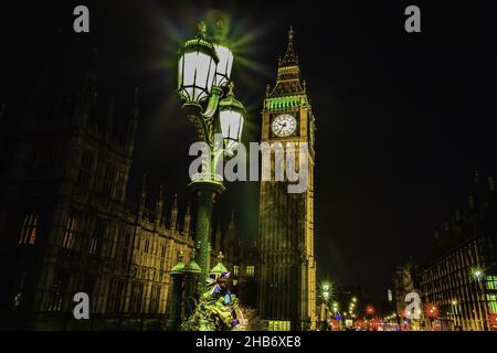 LONDRA, REGNO UNITO - 17 giugno 2020: Big ben e Westminster al tramonto a Londra, Big ben e Houses of Parliament, Londra Foto Stock