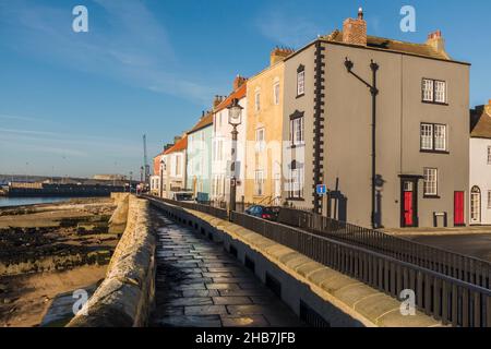 Il lungomare e il georgiano case a schiera a fine campo nella vecchia Hartlepool,l'Inghilterra,UK Foto Stock