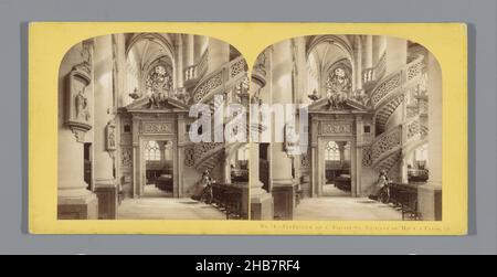 Interno dell'Église Saint-Étienne-du-Mont a Parigi, Intérieur de l'Église St Etienne de Mont a Parigi (titolo sull'oggetto), anonimo, Église Saint-Étienne-du-Mont, c.. 1850 - c. 1875, cartone, stampa albume, altezza 85 mm x larghezza 170 mm Foto Stock