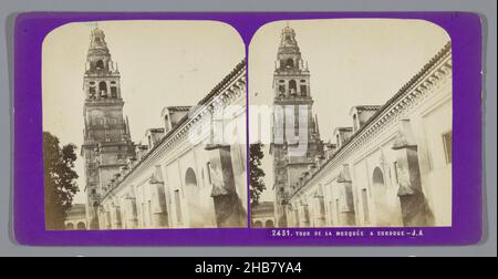 Vista del campanile della Mezquita a Cordoba, Tour de la Mosquée a Cordoue (titolo sull'oggetto), Jean Andrieu (menzionato sull'oggetto), Córdoba, 1862 - 1876, cartone, stampa albume, altezza 85 mm x larghezza 170 mm Foto Stock