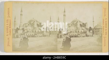 Hagia Sophia a Istanbul, Sancta Sophia (titolo sull'oggetto), Constantinopoli (titolo della serie sull'oggetto), anonimo, editore: E. Linde & Co. (Sophus Williams) (menzionato sull'oggetto), Hagia Sophia, editore: Berlino, 1873 - 1890, cartone, carta, stampa albume, altezza 88 mm x larghezza 177 mm Foto Stock