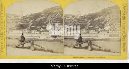 Vista del villaggio di Kaub e dei castelli di Gutenfels e Pfalzgrafenstein, Germania, Panorama de Caub et de Gutenfels (titolo sull'oggetto), viste del Reno e delle sue vicinanze, Der Rhein und seine Umgebungen (titolo della serie sull'oggetto), William Inghilterra (menzionato sull'oggetto), Kaub, 1867 - 1868, cartone, carta, stampa albume, altezza 83 mm x larghezza 172 mm Foto Stock