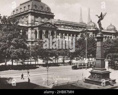 Vista di un edificio universitario a Vienna, Wien, Universität (titolo sull'oggetto), anonimo, Vienna, c.. 1950 - c. 1960, supporto fotografico, stampa in argento gelatina, altezza 62 mm x larghezza 82 mm Foto Stock