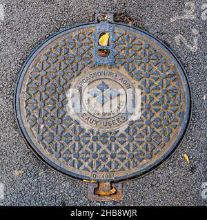 Coperchio di botola a Carcassonne, Francia Foto Stock