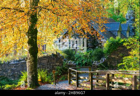 The Ugly House, Capel Curig, vicino a Betws-Y-Coed, County Conwy, Galles del Nord. Preso in ottobre 2021. Foto Stock