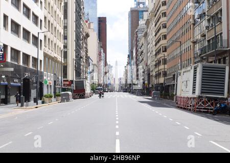 BUENOS AIRES, ARGENTINA - 01 DICEMBRE 2018: Vista obelisco Buenos Aires durante la manifestazione del G20 2018. Argentina punto di riferimento Foto Stock