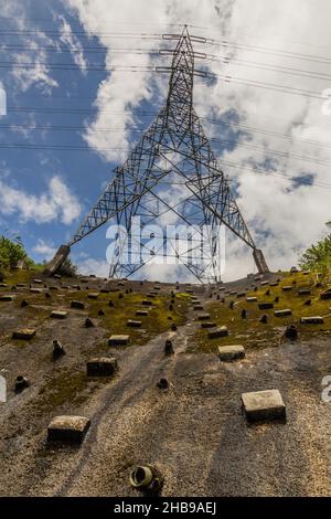 Torre di trasmissione nelle Cameron Highlands, Malesia Foto Stock