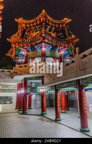 Vista notturna del Tempio di Thean Hou a Kuala Lumpur, Malesia. Foto Stock