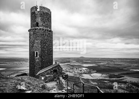 Torre Nera del castello medievale di Hazmburk Foto Stock