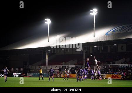 Vista generale: I Dragons vincono una fila durante la partita DEL gruppo B DELLA COPPA del mondo EPCR alla Rodney Parade di Newport. Data foto: Sabato 17 dicembre 2021. Foto Stock