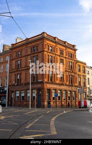 DUBLINO, IRLANDA - 25 luglio 2021: Un colpo verticale del centro della città di Dublino senza persone a causa di restrizioni al coronavirus Foto Stock