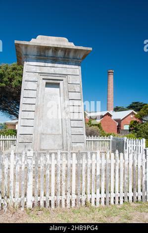 Il Monumento di Heaton (1856) è una volta sepolta sopra il cimitero originale presso la stazione di quarantena, Point Nepean National Park, Victoria, Australia Foto Stock