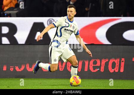 Salerno, Italia. 17th Dic 2021. Ivan Perisic è il centrocampista di Inter Milan in azione durante US Salernitana vs Inter - FC Internazionale, campionato italiano di calcio A match a Salerno, Italia, Dicembre 17 2021 Credit: Independent Photo Agency/Alamy Live News Foto Stock