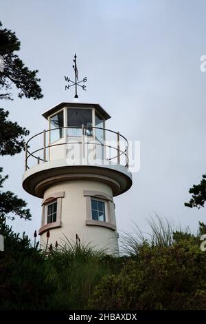 Faro Millenium a Lepe Beach sul Solent, vicino Calshot, Hampshire, Inghilterra. Foto Stock