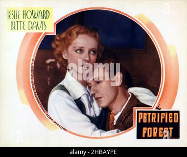 LESLIE HOWARD e BETTE DAVIS nella FORESTA PIETRIFICATA (1936), diretto DA ARCHIE MAYO. Credit: WARNER BROTHERS / Album Foto Stock
