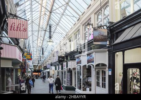 Makinson Arcade,negozio,negozi,vendita al dettaglio,negozi,le Gallerie,Market Place,Wigan,city,centre,circoscrizione,di,Greater Manchester,North West,England,nord,nord,inglese,GB,Gran,Gran Bretagna,Gran Bretagna,Regno Unito,Regno Unito,Europa,europeo Foto Stock