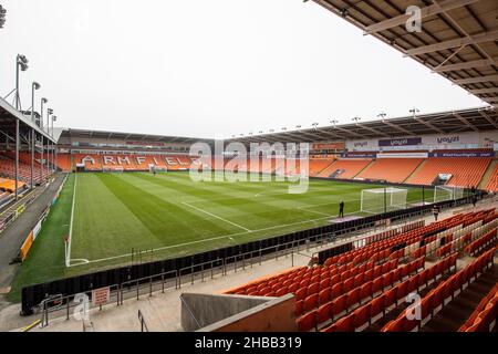 Blackpool, Regno Unito. 18th Dic, 2021. Vista generale di Bloomfield Road, Casa di Blackpool in , il 12/18/2021. (Foto di Craig Thomas/News Images/Sipa USA) Credit: Sipa USA/Alamy Live News Foto Stock