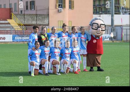 Pomigliano, Italia. 18th Dic 2021. Pomigliano Calcio Femminile durante il Campionato Italiano Calcio Coppa Italia Donne 2021/2022 Match tra Pomigliano Femminile vs Roma Femminile il 18 dicembre 2021 allo Stadio Ugo Gobbato di Pomigliano Italia Credit: Agenzia indipendente per la Foto/Alamy Live News Foto Stock