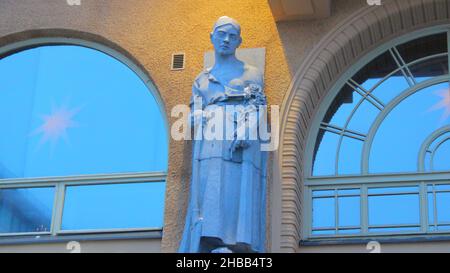 Hartmanin talon korkokuvat, John Munsterhjelm 1913, Vaasa. Foto Stock