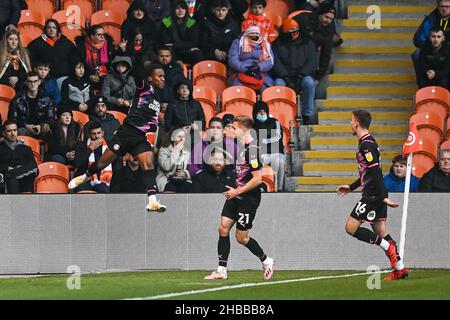 Blackpool, Regno Unito. 18th Dic 2021. Siriki Dembele #10 di Peterborough ha ottenuto 0-1 voti in , il 12/18/2021. (Foto di Craig Thomas/News Images/Sipa USA) Credit: Sipa USA/Alamy Live News Foto Stock