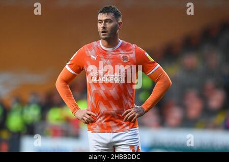 Blackpool, Regno Unito. 18th Dic 2021. Gary Madine #14 di Blackpool durante la partita in , il 12/18/2021. (Foto di Craig Thomas/News Images/Sipa USA) Credit: Sipa USA/Alamy Live News Foto Stock