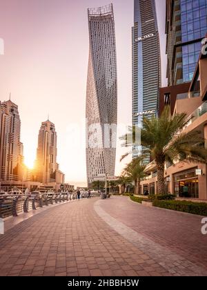 Dubai, Emirati Arabi Uniti - 17 gennaio 2017: L'architettura moderna della città iconica di Dubai negli Emirati Arabi Uniti. Foto Stock