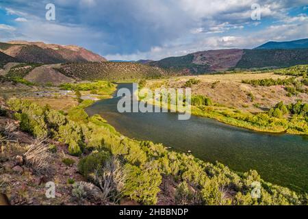 Red Canyon of Green River, Little Hole Boat Ramp, Flaming Gorge National Recreation Area, vicino a Dutch John, Utah, USA Foto Stock