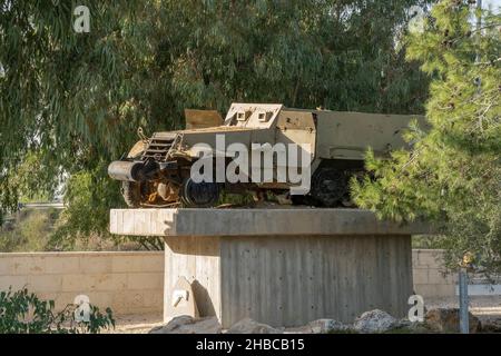 Shoham, Israele - 11th dicembre 2021: La brigata corazzata del 27th, conosciuta anche come la prima e la brigata di lancia, sito commemorativo, vicino a Shoham, Israele Foto Stock