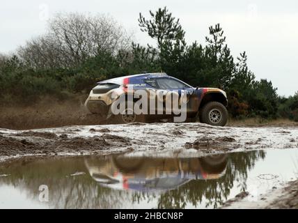 Sega TV chip Ganassi Racing i cui piloti sono Sara Price e Kyle Leduc durante la qualifica Extreme e 2 a Bovington, Dorset. Data foto: Sabato 18 dicembre 2021. Foto Stock