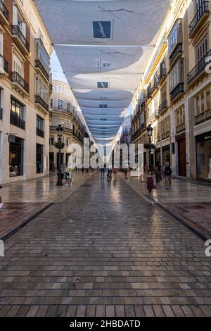 MALAGA, SPAGNA - ago 11, 2021: Una bella vista di Larios strada con la gente a piedi Foto Stock