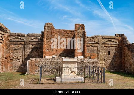 Le bellissime e uniche rovine di Pompei, uno dei siti archeologici più belli e conosciuti al mondo Foto Stock