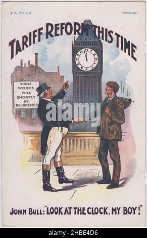 "Questa volta la riforma tariffaria. John Bull: 'Guarda l'orologio, ragazzo mio'. Cartolina politica emessa dalla Lega per la riforma tariffaria (TRL) nel periodo intorno alle elezioni generali del 1906. Mostra un uomo di lavoro che scuote le mani con John Bull, che punta al Big ben (l'orologio sta per colpire il 12 e 'riforma tariffaria' è scritto sul quadrante). Una fabbrica è accanto alla torre dell'orologio con un grande cartello che dice "questi lavori saranno presto riaperti" davanti ad essa. Il TRL si è impegnato a favore del protezionismo e delle tariffe commerciali per sostituire il libero commercio economico Foto Stock