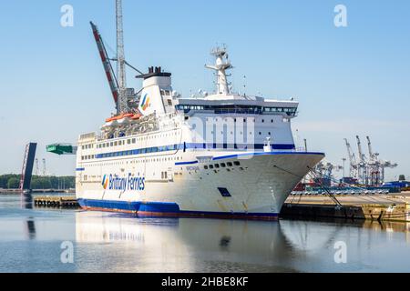 Il traghetto 'Bretagne' dalla compagnia di traghetti Brittany Ferries ormeggiato nel porto di le Havre. Foto Stock