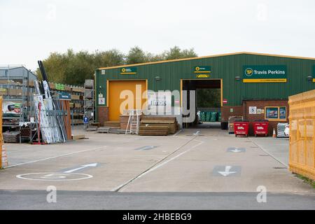 Aylesbury, Buckinghamshire, Regno Unito. 11th Ottobre 2021. Un deposito Travis Perkins ben fornito ad Aylesbury. Credit: Maureen McLean/Alamy Foto Stock