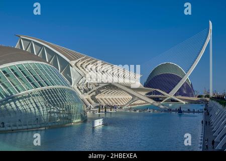 Emisfero, Museo del Principe Felipe, Ponte Blu d'Oro e l'Agora nella Città delle Arti e delle Scienze, Valencia, Spagna, Europa Foto Stock