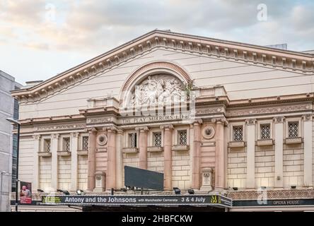 Il Manchester Opera House in Quay Street, Inghilterra, è un teatro commerciale da 1.920 posti. Foto Stock