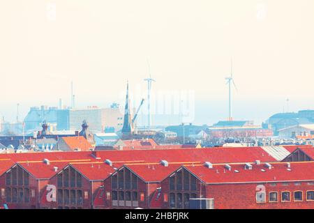 Copenhagen City Red Architecture con tetti di tegole. Vista panoramica dall'alto Foto Stock