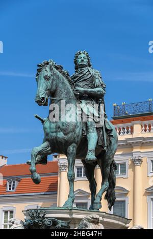 Statua equestre di Friedrich Wilhelm i, Elettore di Brandeburgo al Palazzo Charlottenburg di Berlino, Germania. Foto Stock