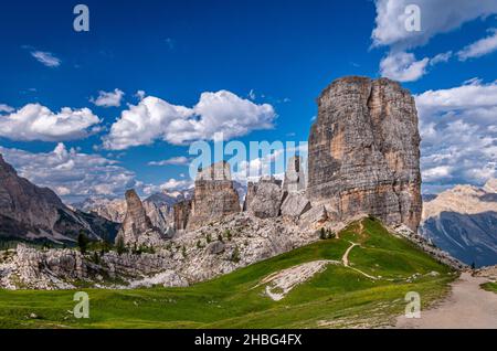 Cinque Torri, Dolomiti, Italia. I cinque pilastri in Dolomiti, Alto Adige, Alto Adige Foto Stock