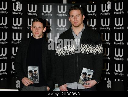 Jamie Bell e Channing Tatum al The Eagle Photocall a Waterstone's, Piccadilly, Londra Foto Stock