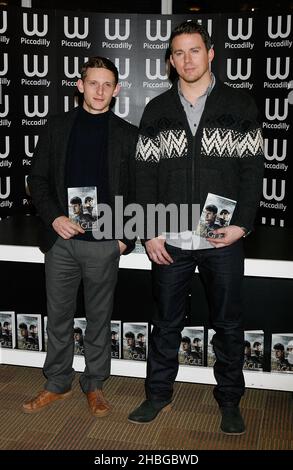 Jamie Bell e Channing Tatum al The Eagle Photocall a Waterstone's, Piccadilly, Londra Foto Stock