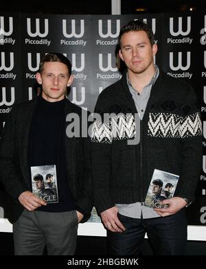 Jamie Bell e Channing Tatum al The Eagle Photocall a Waterstone's, Piccadilly, Londra Foto Stock